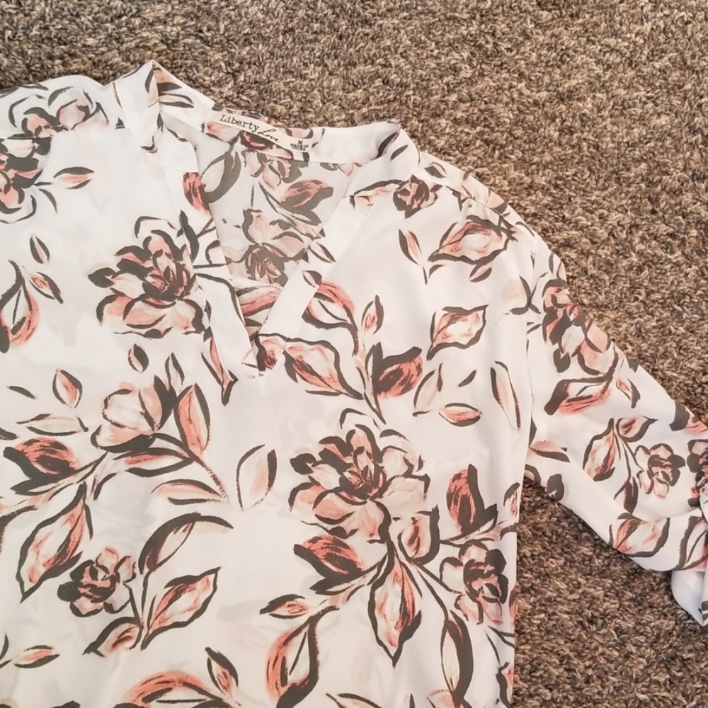 Floral Top - Picture 2 of 4